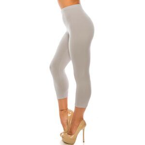 USAFashion Buttery Smooth Basic Solid Extra Plus Size Capris - 3X-5X - USA